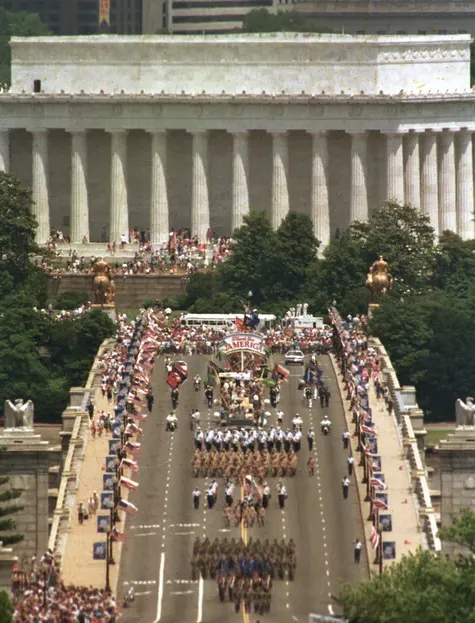 79岁生日更多细节流出：士兵一天只供一顿热餐他们被要求“带好睡袋”不朽情缘平台登录网页最高耗资预计达32亿元！美陆军阅兵式恰逢特朗普(图4)